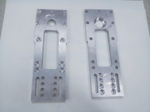 Base plate(무릎 관절부)